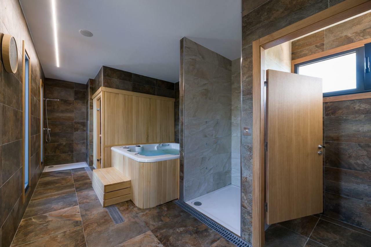 Hotel A Curuxa Wellness Arzúa Esterno foto